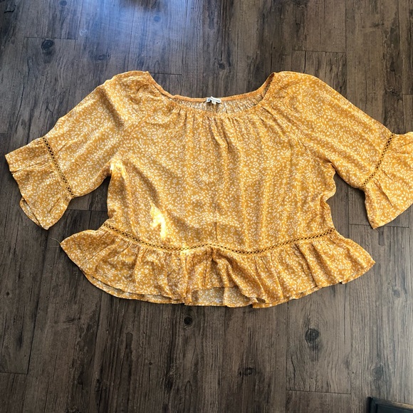 Democracy Women’s off-shoulder Pheasant Top - Picture 1 of 6